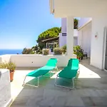 Three Bedroom Apartment La Mairena Elviria