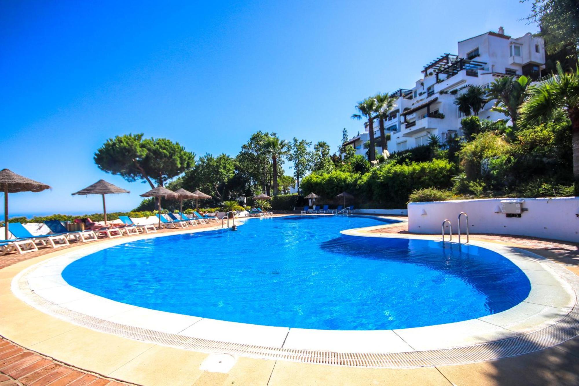 Three Bedroom La Mairena Elviria
