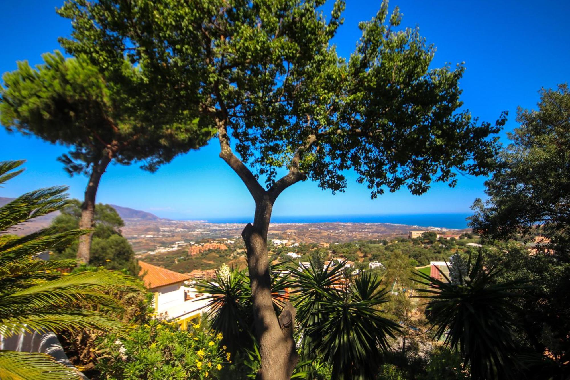 Three Bedroom La Mairena Elviria