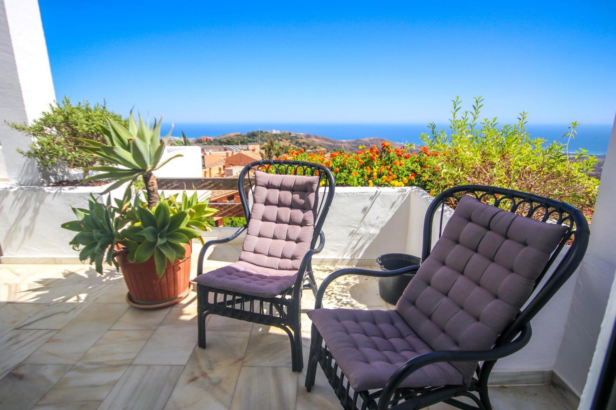 Three Bedroom La Mairena Elviria